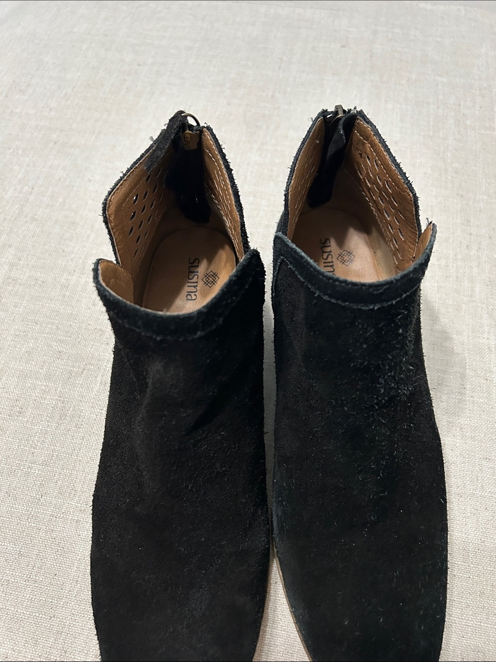 Susina Boots Women’s 9 Blakely Black Suede Perforated Block Heel Ankle Booties - Picture 10 of 12